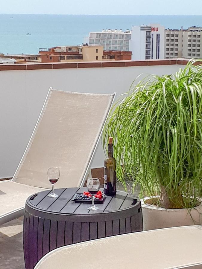 Atico Duplex Con Vistas Al Mar. Dos Plazas De Garaje Apartment ตอร์เรโมลิโนส ภายนอก รูปภาพ