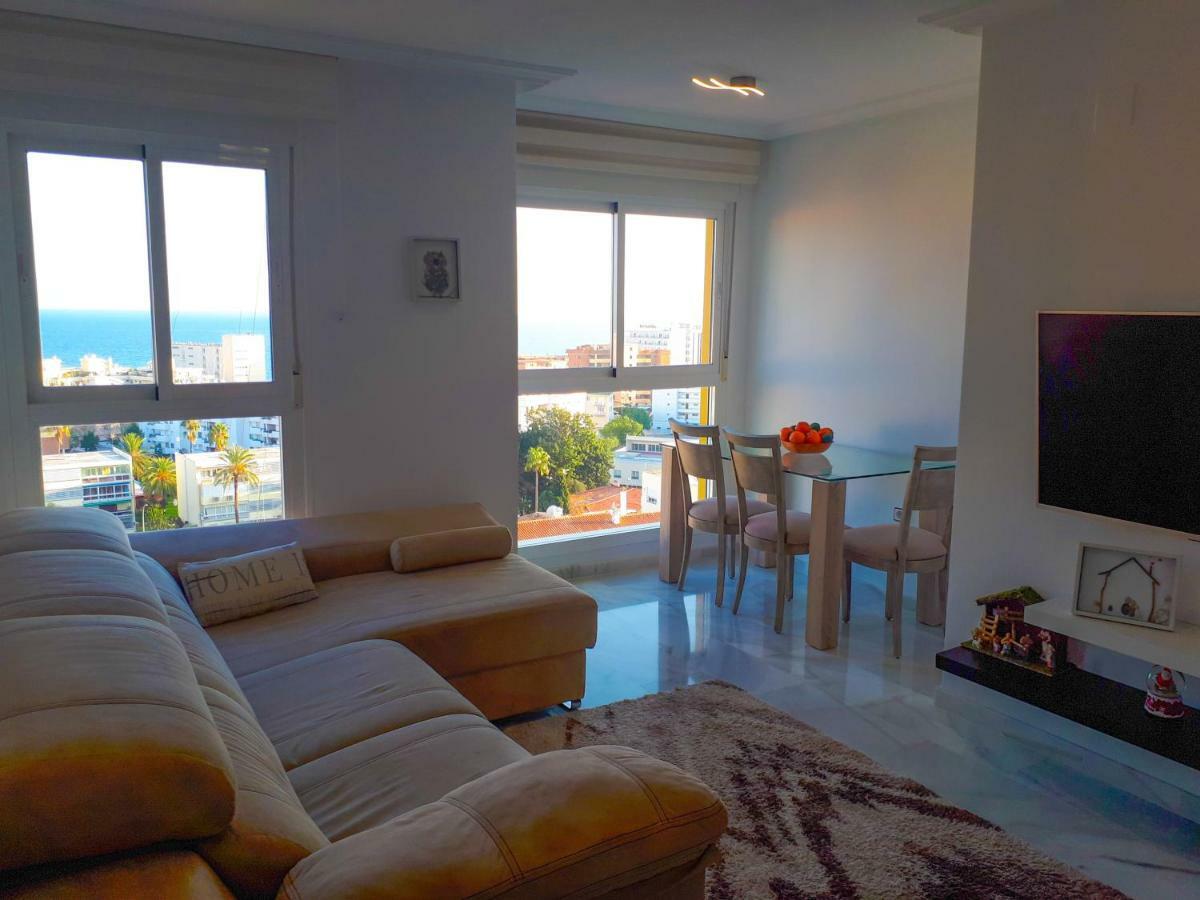 Atico Duplex Con Vistas Al Mar. Dos Plazas De Garaje Apartment ตอร์เรโมลิโนส ภายนอก รูปภาพ